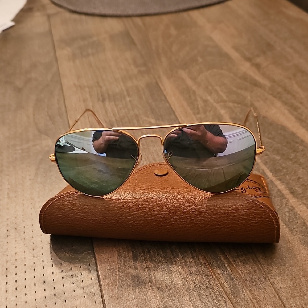 Ray Ban Gold Aviator Sunglasses